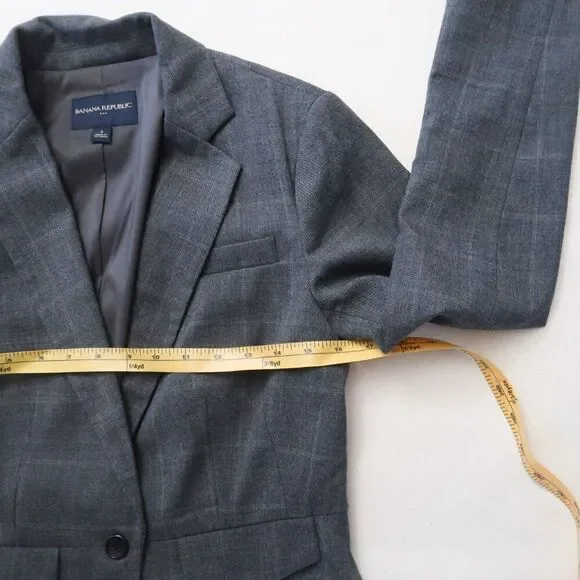 Banana Republic Blazer in size 4 - Picture 10 of 11